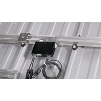 Adaptateur + vis StairPlate pour fixation micro-onduleurs/optimiseurs sur rails (kit) Adaptateur + vis StairPlate pour fixation micro-onduleurs/optimiseurs sur rails (kit)